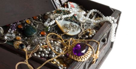 איך לאחסן צמידי גברים בצורה נכונה